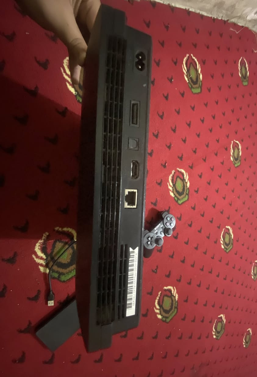 السلام عليكم بلي 3 للبيع ملحقاته: يدة 2 مع شاحنة اصلية وهارد العاب يحتوي على 61 لعبة السعر 115 وبي مجال مكاني بغداد مدينة الصدر للتواصل *********** واتساب
