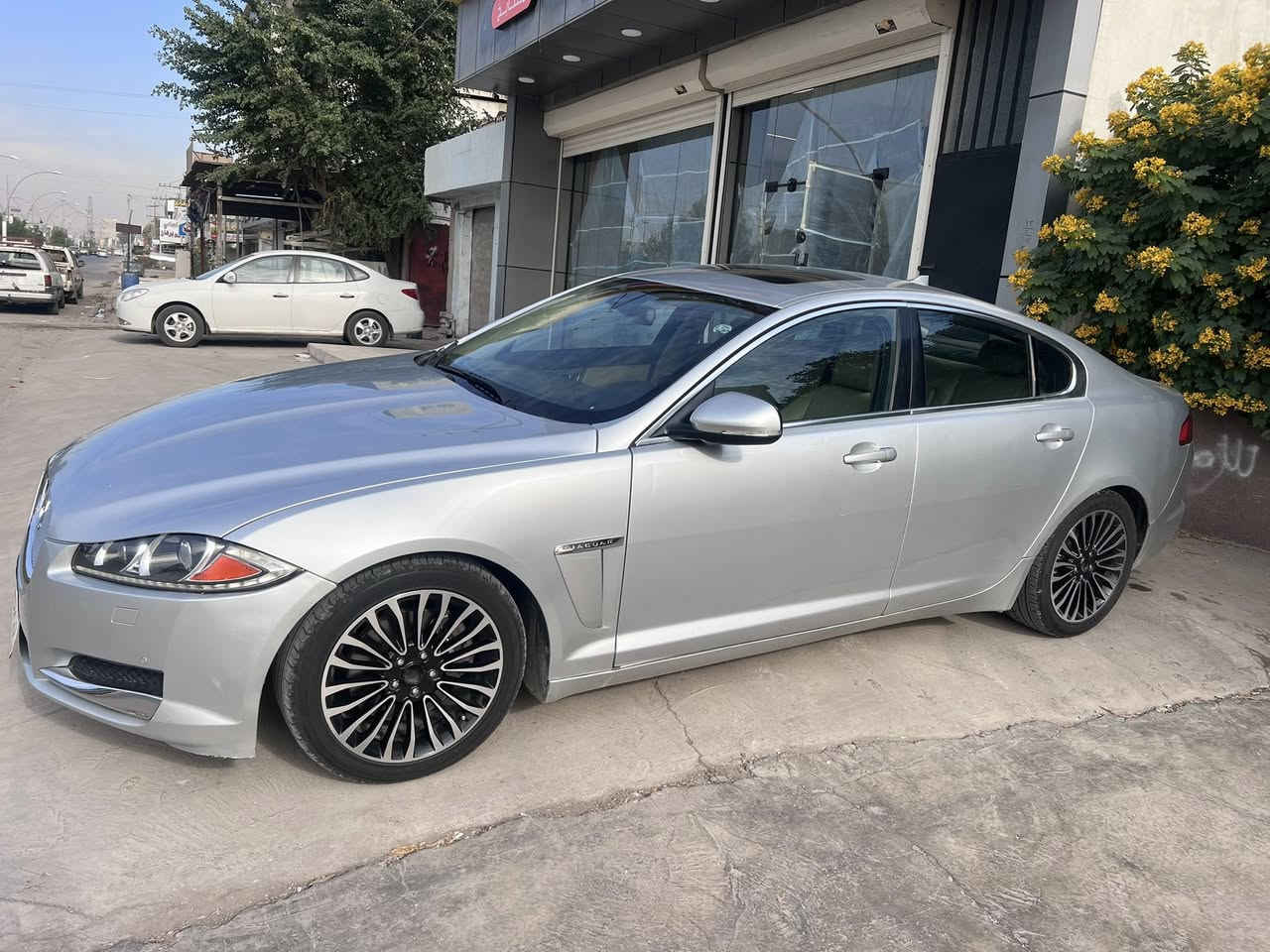Jaguar xf2015 20turboوكالة سردار السيارة كلين  مكانة كركوك 
***********
