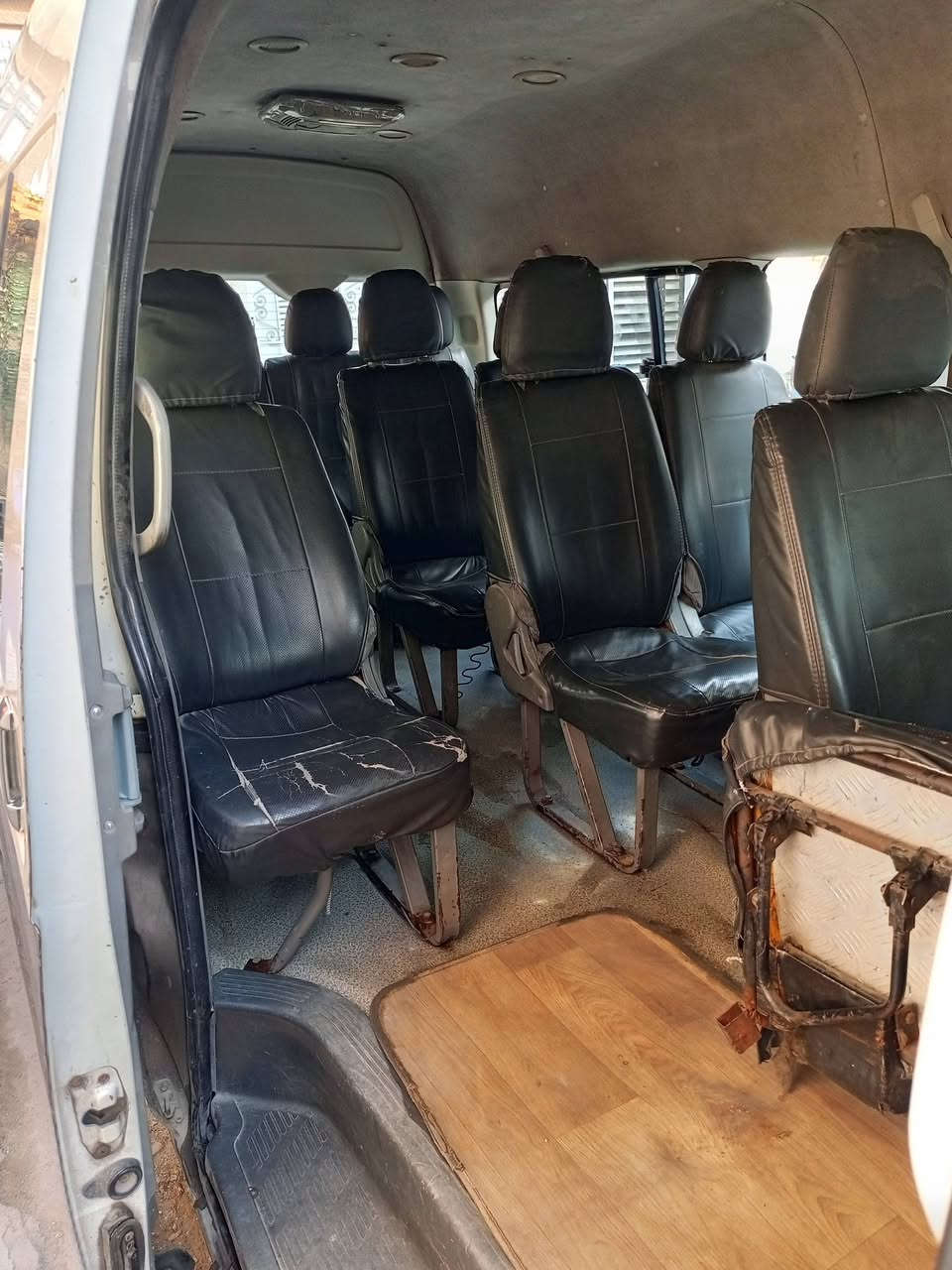 السلام عليكم سيارة جنبي h2للبيع موديل ١١سيارة جاهزة كبل لشارع سعر 125 وبيها مجال  مكاني بغداد الحرية رقم الهاتف*********** محرك كوستر  ياباني كير  سياره ناعمه
