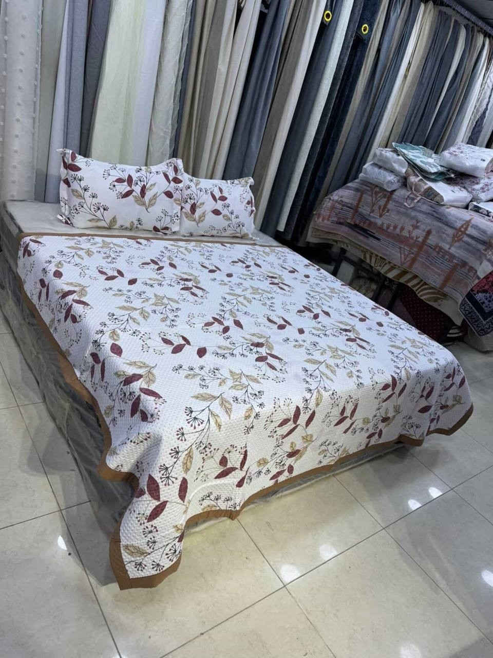 فرشه نفرين🔥 قماش قطني بارد وجهين مشجر وساده مع 2 وجوه مخاد👑
 #السعر  (15)الف كل قطعتين 25✅
الغطوه 230*200
وجوه مخاد 50*75 عدد 2
متوفر توصيل بغداد ٥ الاف


**إذا كنت صاحب هذا الإعلان وتريد حذفه لأي سبب، رجاءا أرسل رسالة إلى الدعم الفني**