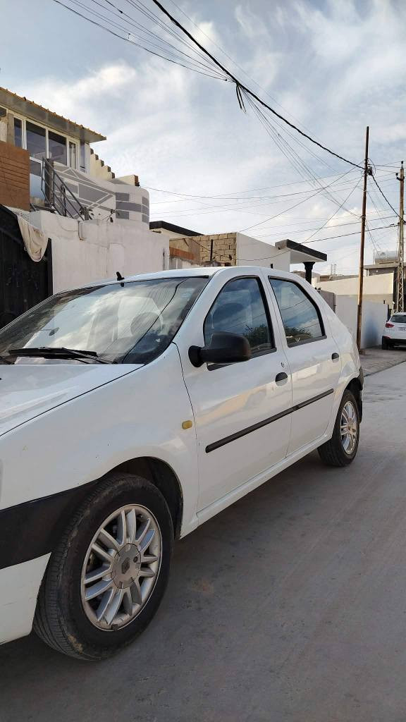 السلام عليكم رينو لوكان  رقم اربيل موديل 2013 كير محرك بشرط تدفئه وتبريد جامات كهربائي بريك ABS بي دفتر بنزين شرط تحويل سعر 53وبي مجال 
***********
*********** كركوك, العراق
