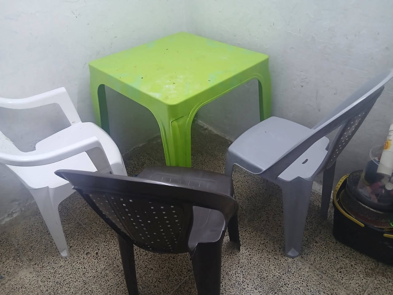 السلام عليكم اغراض مستعمله  بس نظيفه للبيع 
الميز والكراسي ب٣٥الف
والكنتور ب٧٠ الف
العنوان/حي اور


**إذا كنت صاحب هذا الإعلان وتريد حذفه لأي سبب، رجاءا أرسل رسالة إلى الدعم الفني**
