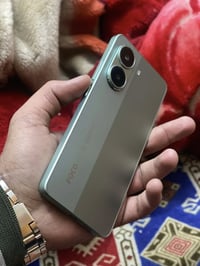 بوكو X7pro للبيع فقط شخط مابي مستعمل شهر  ذاكره 512 السعر قفل 300  للت...