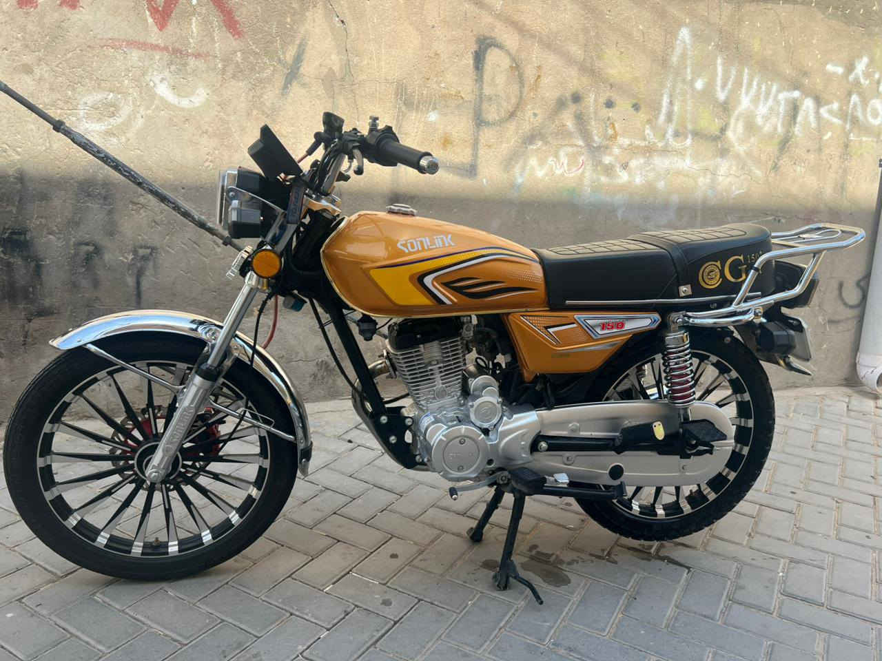 السلام عليكم 
دراجه سونك ايراني موديل 2025 صارلها شهر ونص نازله رمبه  برغي ما مفتوح بيها  دراجه خير من الله الله شاهد  كهربائية بصمه كل شغال سعر 800 وبيها مجال بسيط حك الجيه  عنون بغداد الامين الثانية  ***********  .
