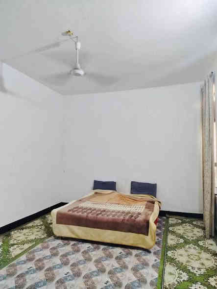 بيت للبيع مساحة 150 متر. واجه 7ونص× 20. لبيت درجه اولى طابو زراعي بشارع علكم ثالث بيت عن الشارع قرب شارع المطار القديم قرب صيدليه الألفة  عرض شارع 11 متر. بناء لبيت. صب جسور مركزي  طابوك نهروان. بناء غرفه جبيره صاله جبيره مطبخ جبير ستقبال جبير  كراج جبير  مكشوفات صحيات داخليه وخارجيه  خدمات فول شتريد يمك متوفر مدارس سوك مجمعات روضه حضانه مجمع طبي لبيت مال جناي. لبناء كله 9 انجات.  رقم صاحب لبيت    ‏‪***********‬‏.  اشراف مهندس لبيت.  لبيت كامل ماعايز اي شي.    فوك.   صاله.  7. × 4 صافي. فوك
