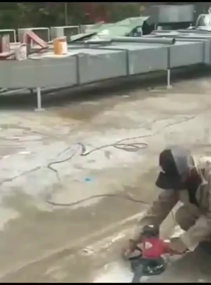 ضمان مدى الحياه  عمل ايبوكسي السطوح والجوانب المقاوم الرطوبه وتسرب الأمطار والحراره واشعه الشمس
*********** واتساب
