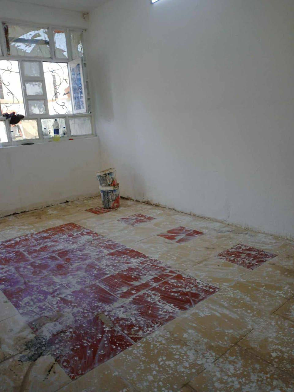 السلام عليكم مشتمل للبيع مساحته 75م طابق واحد بداية شارع ابو سمير منطقة كاملة الخدمات السعر 53 وبي مجال قليل الاتصال على الرقم ***********
