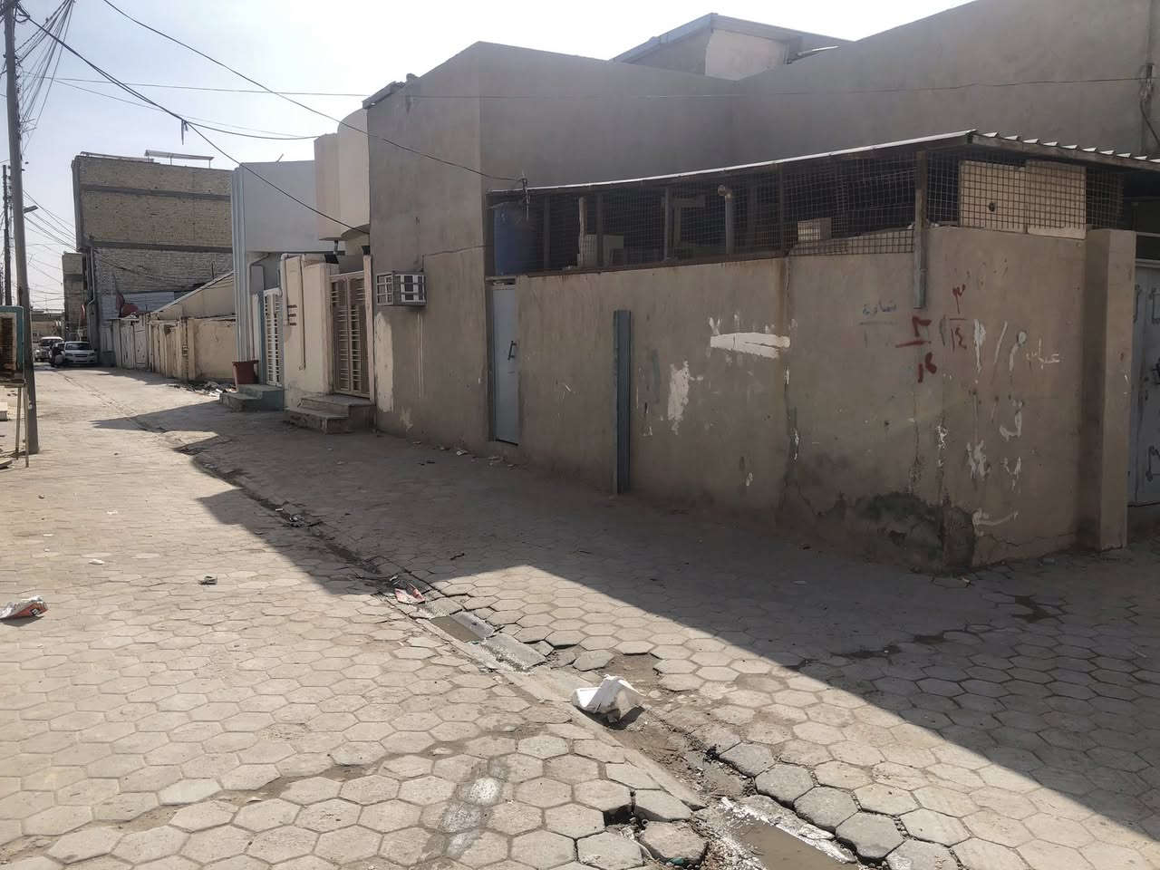 سلام عليكم. بيت لبيع. 200 متر. في حي الجمعية. خلف شارع الوائلي مباشرا. بيت قديم يعتبر عرصه 
فرع مكتبه الالوان الجديده
لمعرفه التفاصيل الإتصال على
***********
