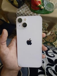 آيفون 13 • ١٢٨ • شريحة إلكترونية