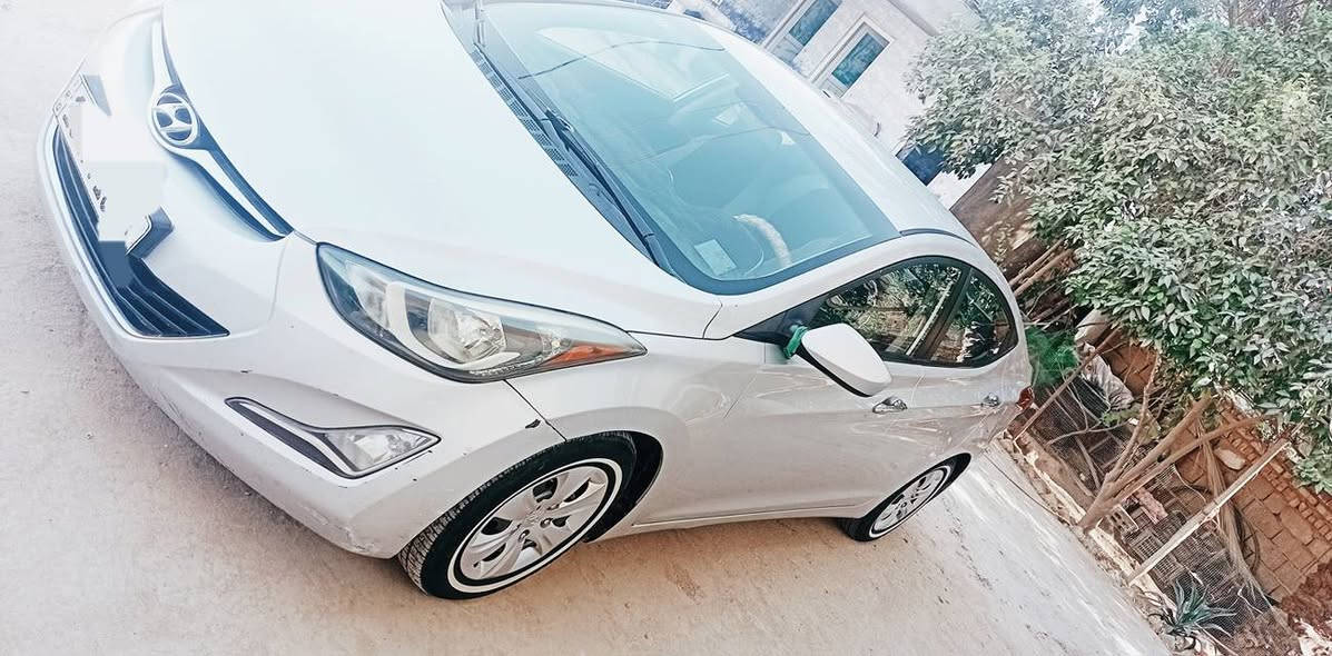 سلام عليكم النترا 2016 وارد امريكي 
لون سلفر مكينه 1800 مكفوله 
سنويه 2029 حادثها بنيد بدون دواخل والجاملغ امامي راجع بارد ليبل واحد كوله شاشه وكامره 
تخم تاير خط ابيض اصلي +دوشمه جديده + تبريد ثلج 
مكفوله من الصبغ عدا البنيد والجاملغ بارد رقم بابل دولي هزه جديده باسمي مداور ثاني يوم 
امانه الله السياره نظيفه مال بيت 
للاستفسار  ((*********** )) 
السعر 115 وبيه مجال
