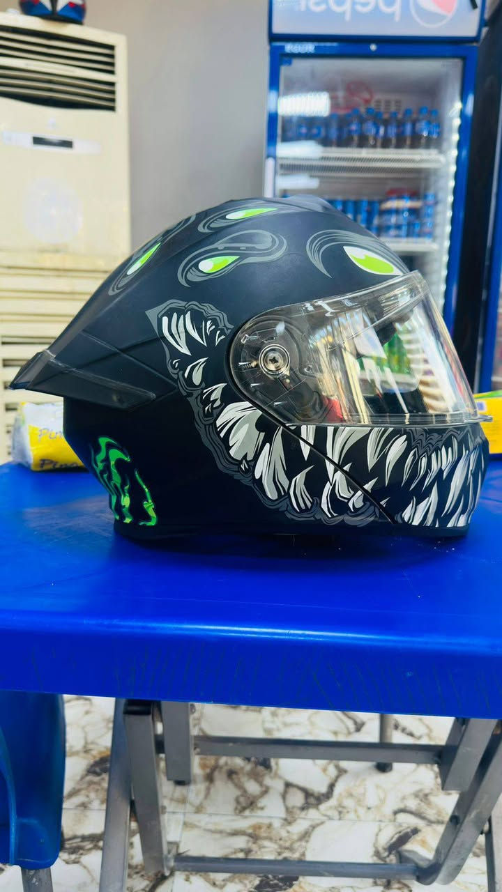 السلام عليكم خوذه كوالتي عالي مميزه جدا موشمه سعره مناسب الخوذه مستخدمه 3 ايام فقط يعني جديده
مكاني حله ***********
السعر 40 الف بي مجال
