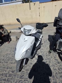 دراجه للبيع النوع سازوكي موديل الدراجه 2018الدراجه مابيها نقص حلوه مثل...