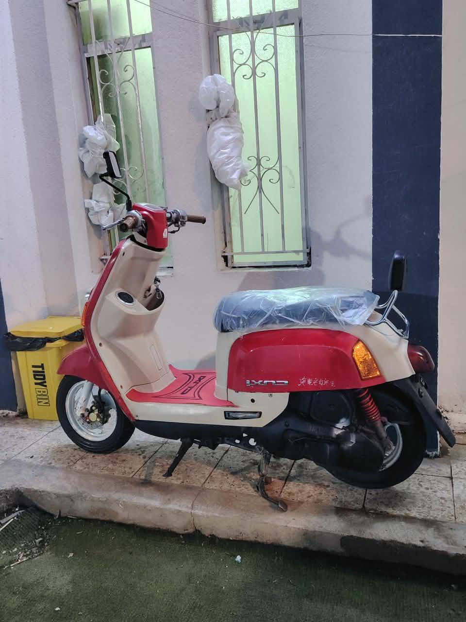 بوليس كابريتر الدراجة بلادي ختم واحد ما مفتوح بية برغي مكينة ناعمة الدراجة ما متعوبة شخوط بسيطة بالكفرات السعر 950 وبية مجال 
المو شراي لاا يخابر 
***********
