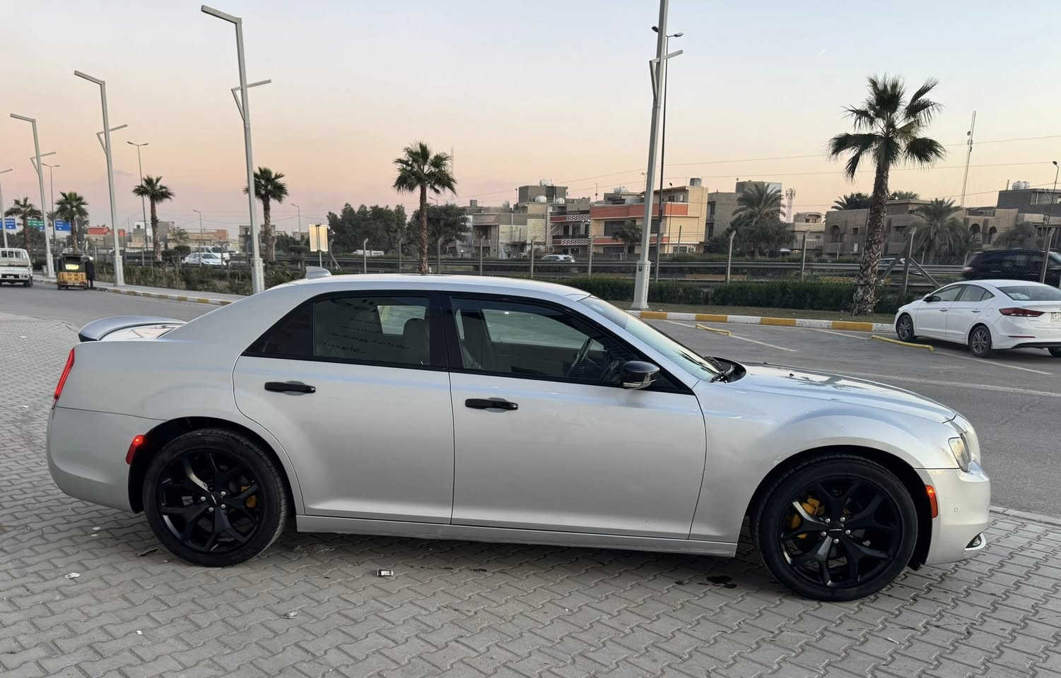 السلام عليكم
للبيع فقط 
2021 CHRYSLER C300 S
‏‎
عدد المسافة  :99000 mi ميل 
‏‎سلندر :  6 - 3.6VVT
‏‎لون :  سلفر 
لون داخل : اسود
ضرر:   جاملغ امي بارد موضح بصور الحادث  
ملاحضه :بيها صبغ امريكا ثلاث قطع موضح بالسونار 
‏‎ارباك : كلها سليمة
‏‎مرقم :بغداد بسمي                                                                                
السعر :26500$
باقي التفاصيل عند الاتصال                                               
*********** ابو فهد 
=============
