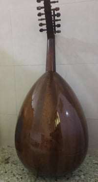 عود زرياب سوري رقم 1 مستعمل بي فطر زغير بالوجه للبيع السعر 150 وبي مجا...