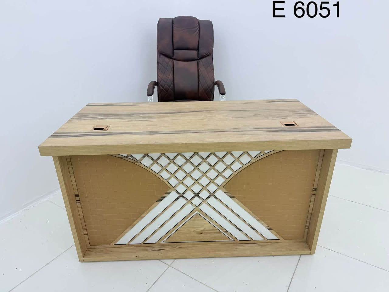 بسعر الجملة
ميز مكتب تركي السعر 150 الف 
قياس 140سم
للطلب واتساب ***********
