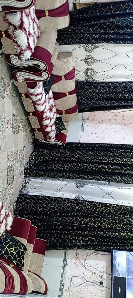 بيت للبيع بحي العمال مساحه ١٥٠ متر قرب مدرسة الحوراء بصف الركن يحتوي على غرفتين وصاله واستقبال ومطبخ وصحيات داخليه وخارجية السعر ٩٣ مع المجال للأتصال ***********
