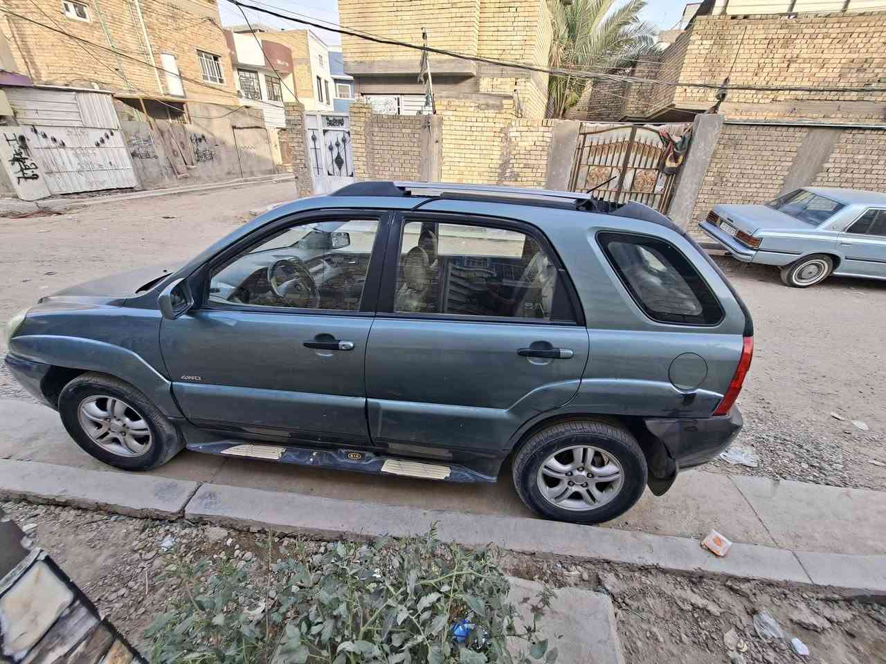 السلام عليكم
كيا سبورتج وارد سعودي موديل ٢٠٠٨ محرك ٢٧٠٠   ٦ اسلندر  السياره فول موصافات فتحه مثبت سرعه ع الشركه مابيه صبغ كلين مكفوله من الحادث والصبغ محرك كير تبريد صدر امامي وخلفي خير من الله رقم بغداد باسمي رقم الهاتف *********** العنوان بغداد البلديات السعر ١١٠ وبيه مجال
