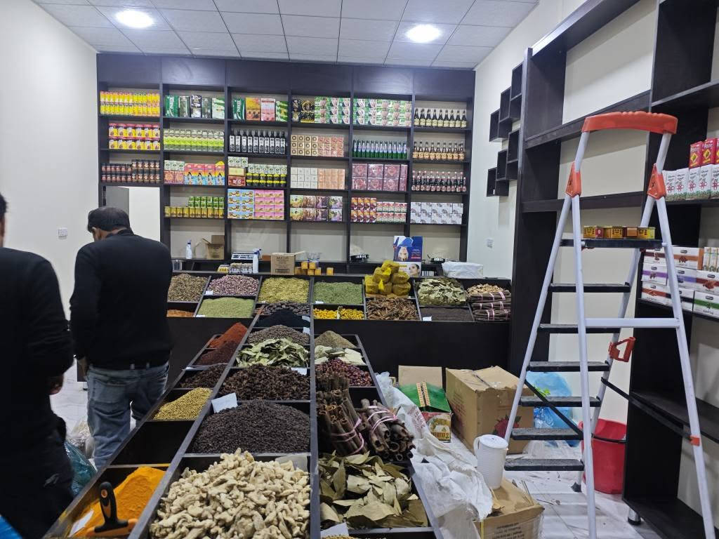 ( يصلح محل عطاريه ومحل اسواق غذائيه وغيرها) سعر بي مجال 
*********** البصرة, العراق
