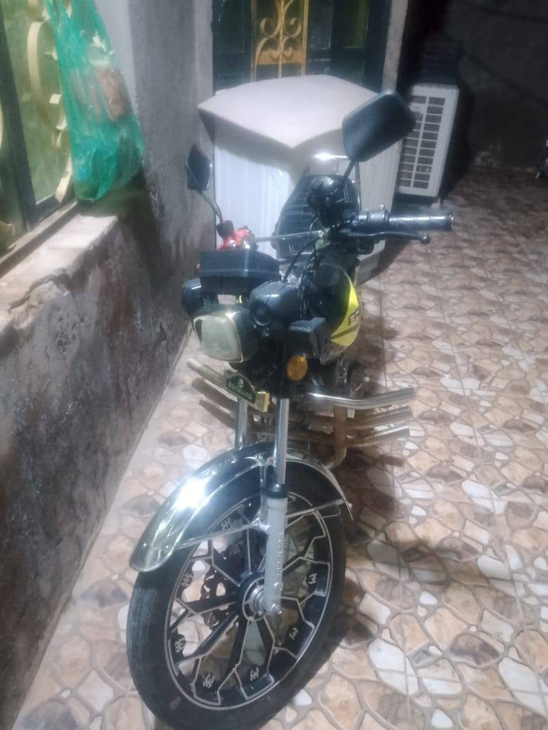 سلام عليكم منرخصت الادمن متوفر دراجه النوع سونك ايراني نضيفه ومالها اي نغص مكاني بغداد الطارميه......اني مكلف بنشر رقم صاحب الدراجه...***********...وبي واتساب
