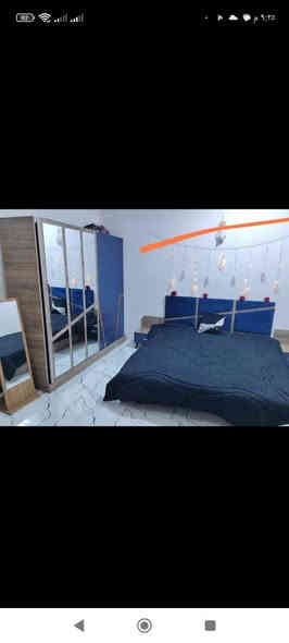 السلام عليكم بيت للبيع مساحته 300 طابو زراعي سند 25 طابقين أربعة غرف نوم وهول وصاله  ومطبخ وصحيات وطارمه وحديقة بناء حديث الموقع شارع ستين خلف حلويات ريف دمشق بنفس الشارع شارع تبليط للباب خدمات كامله تفاصيل اكثر مكتب حكيم عبدالله للعقار والمقاولات *********** بي واتساب أو خاص موجود
