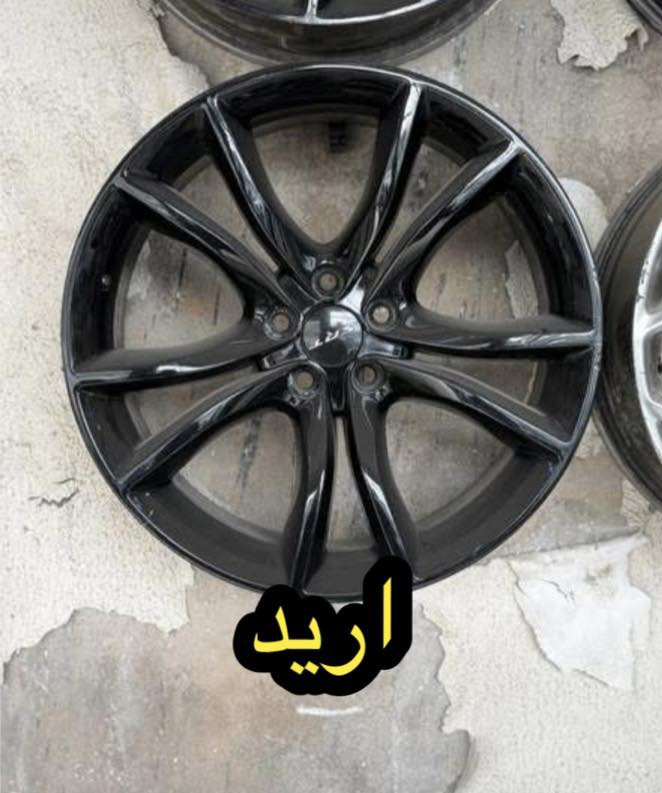 عندي ويل ٢٠نجمة بلادي  مال سيارة ٢٣ لا فطر ولاعواج ولاصبغ  اريد مراوس مثل هذا الويل شرط النضافة
