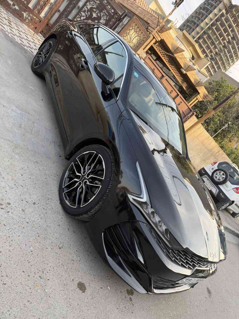 السلام عليكم
‏ K5 GT 2023 
رقم بغداد محرك 2500 توربو فول مواصفات
بدون ايرباك بدون تبديل بدون صبغ فقط بارد صور الحادث بالمنشور  وموجود سونار ماشية ٢٢ الف مايل فقط
.بانوراما ،بصمة ، جلد ، شفتات ستيرن ،سايد بريك كهرباء ، السياره مختمه GT، مثبت سرعة نضام ABS ، حساس  اطارات ، بك لايت لد ، شاشه كبيرة لمس ، كامرة دوارة ، رادار اماميي + رادار خلفيي + جانبي ، شاشه أعطال ، ويل كروم ، أشاير  بلمري الجانبية ،،،،، سيارة فول للاخير  
سعره ١٩٨  وبيها مجال.. مكاني بغداد
***********
