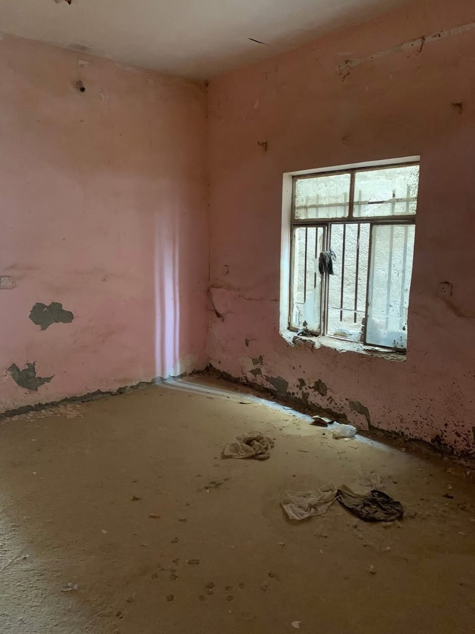 اعادة نشر بسبب الوعود الكاذبة
السلام عليكم بيت للبيع مساحة 100 متر طابو صرف طابق واحد الواجهة 5 والنزال 20 في منطقة الحسينية بال10000 شارع الخدمات مسقط فرع اسواق ليمونة قرب مدرسة عراق الخير السعر 31 وبي مجال (بدون اقساط)
للاستفسار والتواصل فقط على الرقم ***********
