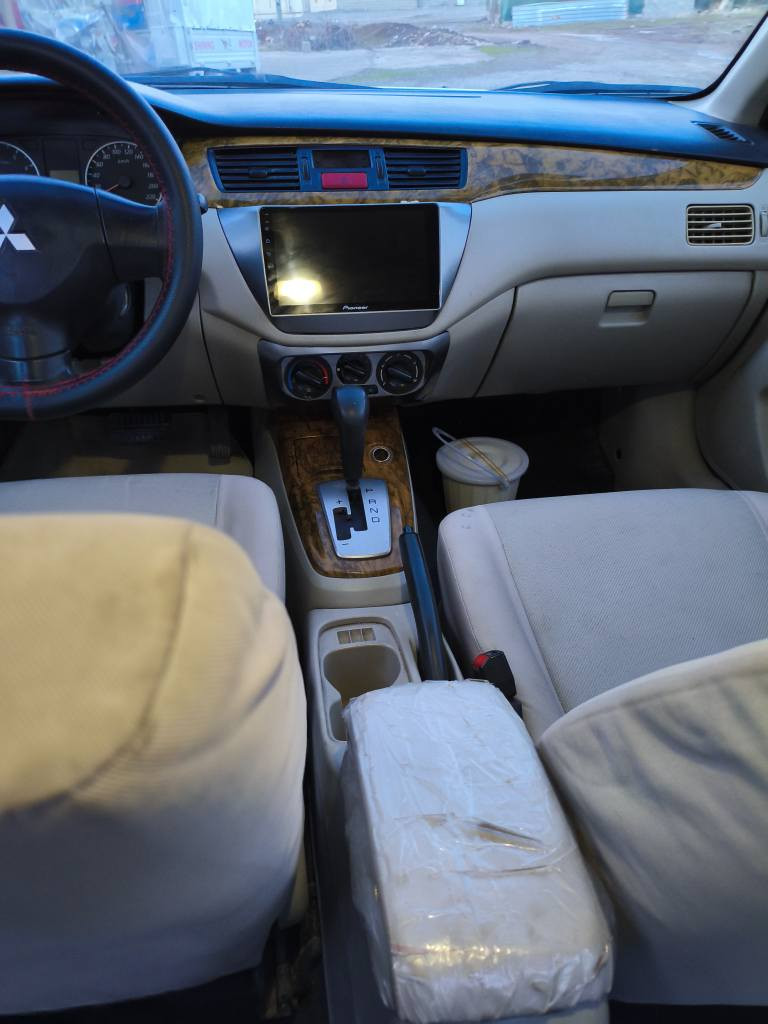 لانسەر2011مە کینە گە ورە گیرتوماتیت چوارپارچە ونیوو بویاغە بی لەشانە کانی دواوەی گوڕاون یە شکە یان تی خستووە سە نە وی تا 2030تازە یە شوین ڕانیە حاجیاوا نرخی 69قوفڵیه تی بە ناودەکری هیچ کیشە ی نیە *********** السليمانية, العراق
