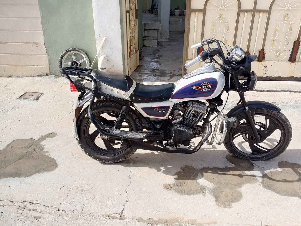 جني للبيع او مراوس 
المكان منصورية الجبل 
***********
