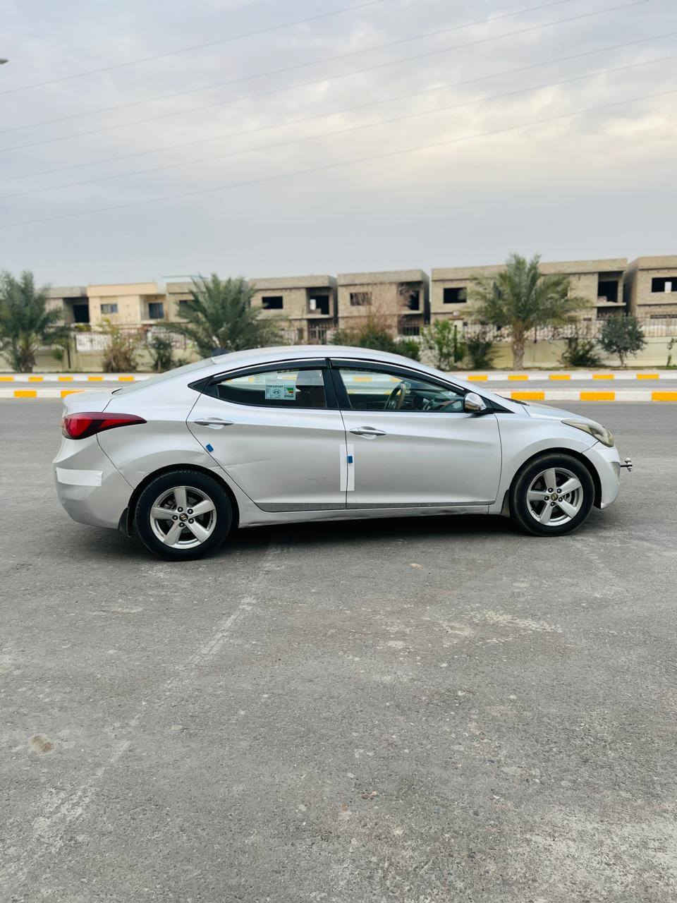 سلام عليكم النتره موديل ١٦ خليجيه رقم الانبار دولي
تحكم استيرن جهتين نضام ايكلو نضام اقتصاد كشن كهربائي شاشه حساس  بيه قطعتين نص صبغ  صبغ أثر شخوط ليبل واحد سياره تخم تاير صدر أمامي خلفي جديد عليه ادامه كامله تبريد قطعتين  تدفئة تحويل مباشر سعر ١٢٠ بيه مجال ***********
***********
