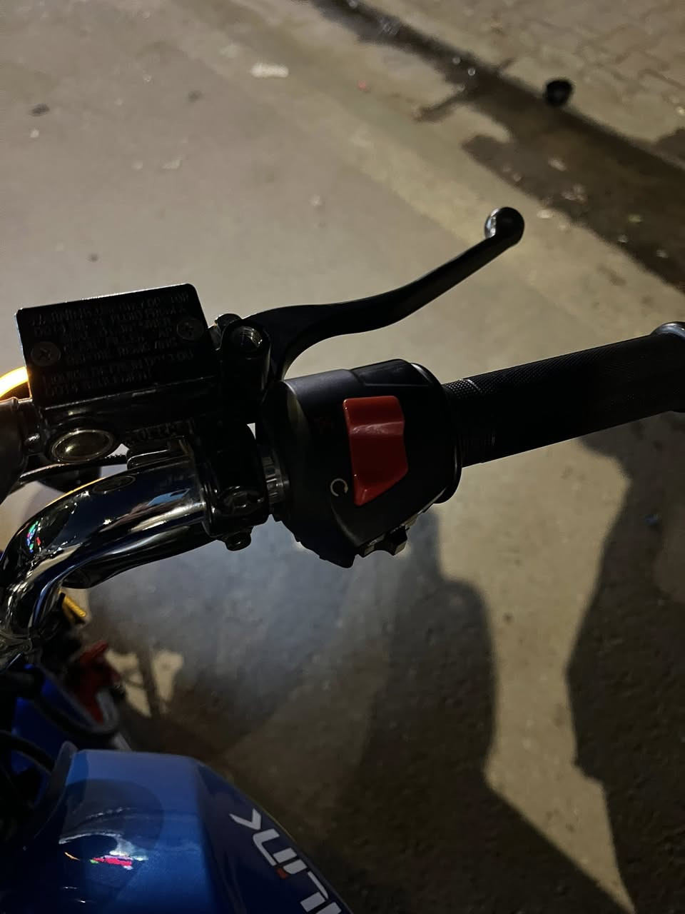 سلام عليكم سونك ماكس دراجه صارلها سبوع مطلعها من الوكاله زيرو مماشيه اقل ال1000 دراجه مواصفاتها معروفه مال شغل اوراقها مال معرض كامله مكينه200cc برغي مابيها نقص تايرات جوب لس دراجه كلش نضيفه السعر مليون و50 وبها مجال مكاني بغداد صليخ ال600 رقم ***********
