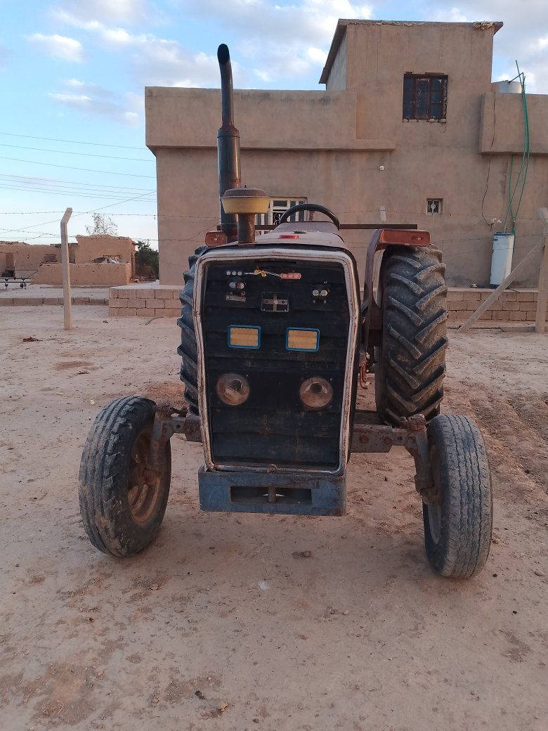 السلام عليكم تلكتر للبيع جاهز للشغل شرط لاتبخير ولاصرف ستيرن محور دنفص للتصال على ارقم ***********
