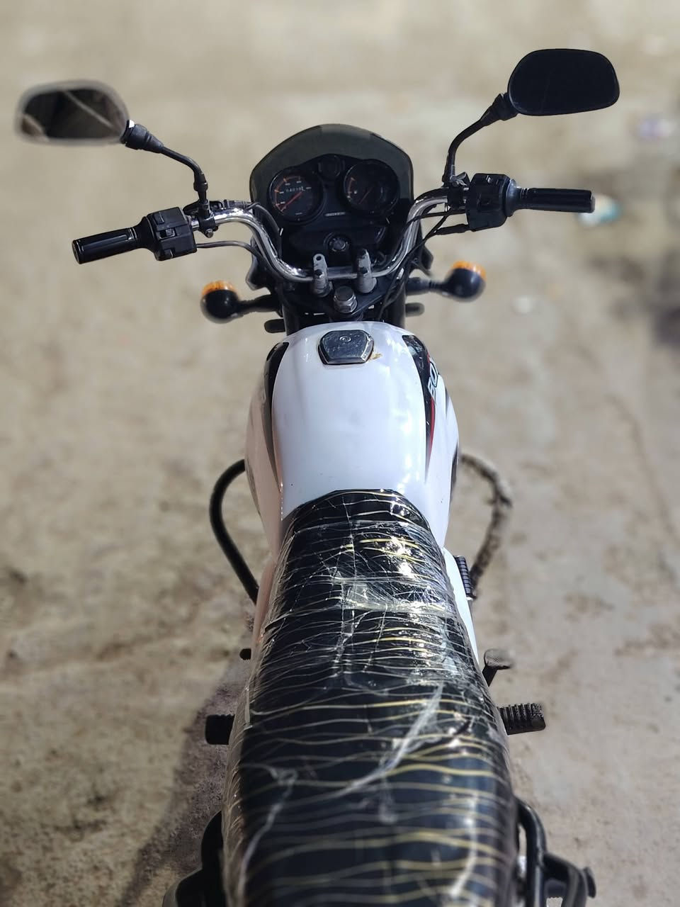 سلام عليكم ورحمة الله وبركاته دراجه بوكسر موديل 2022 طالعه ب2023 دراجه مكفوله   واوراق كامله والسعر ع هذا الرقم
***********
