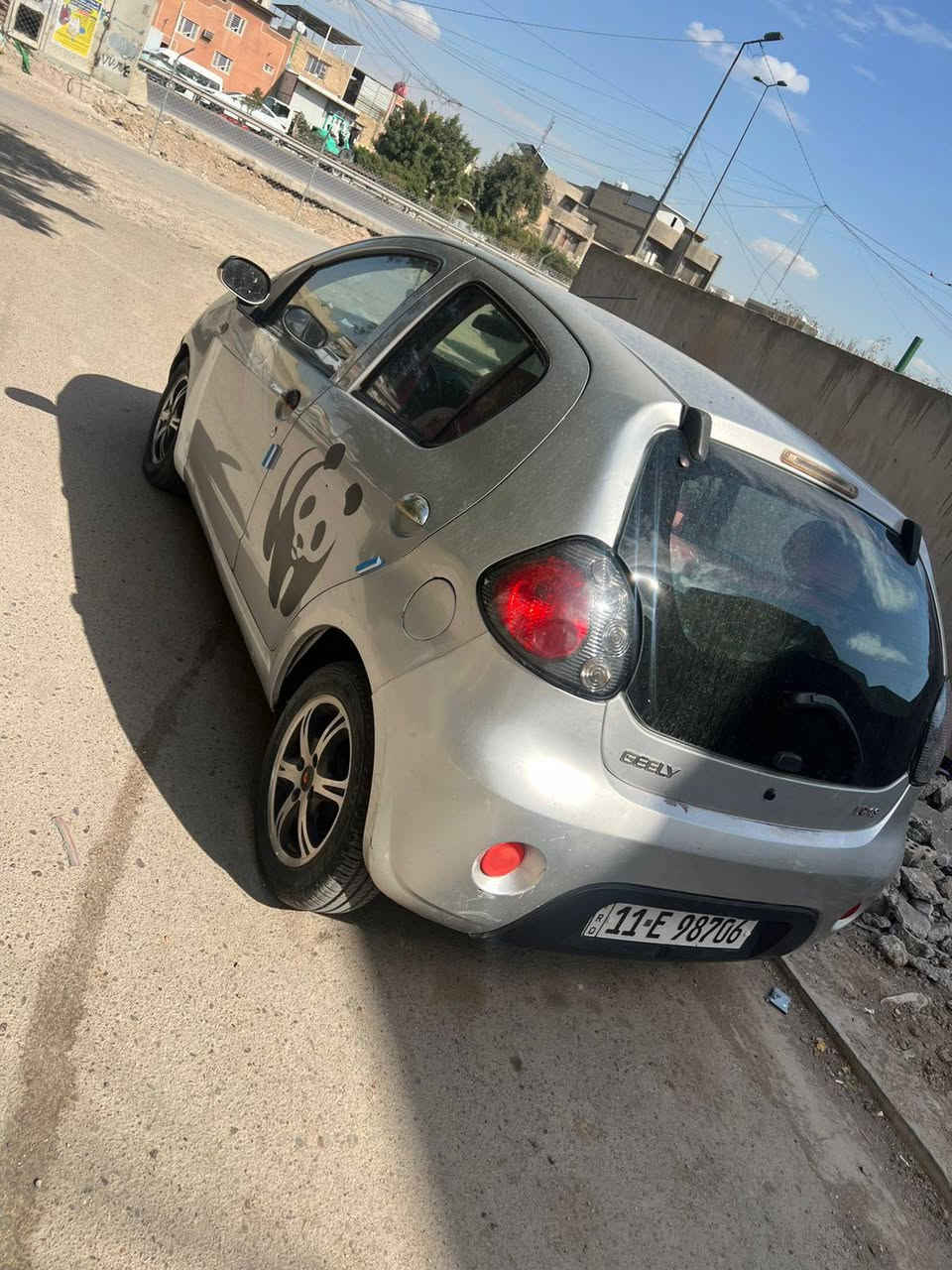 يا الله باندا للبيع موديل ١٣ سياره كير مكينه صدر خير من الله شرط ترايها شركه الله شاهد سياره ويل كب تخم تاير نضيف سنويه جديده هزه جديده سنويه لل ٣١ بسمي سياره بيها صبغ ٣ قطع داخلها نضيف بقوت الله جاهزه سياره السعر ٤٢ مكان سياره بغداد الاعظميه هاتف ***********
