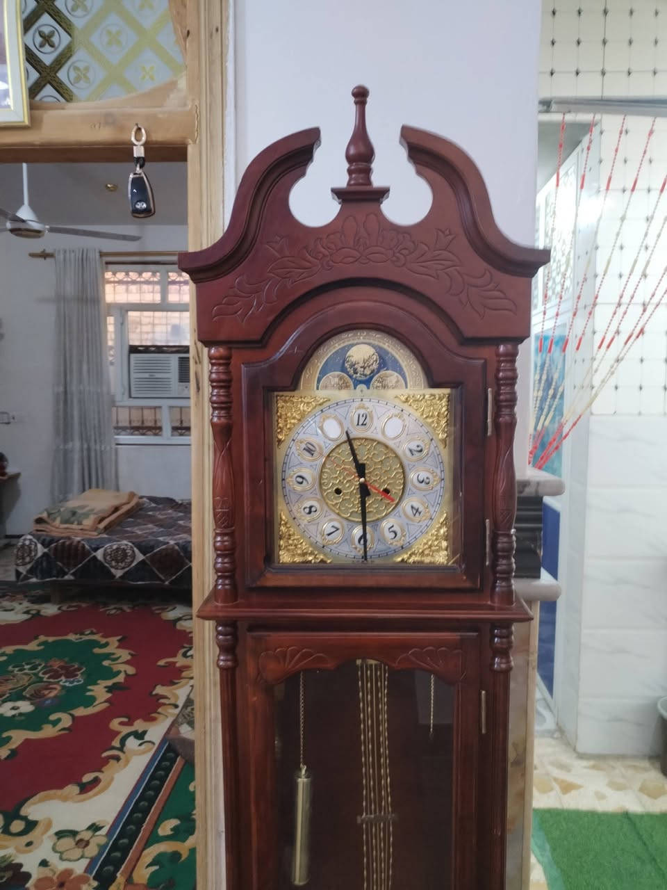 السلا م عليكم ساعه انتيكه للبيع المكان بابل السعر ١٥٠ للاستفسار ***********
