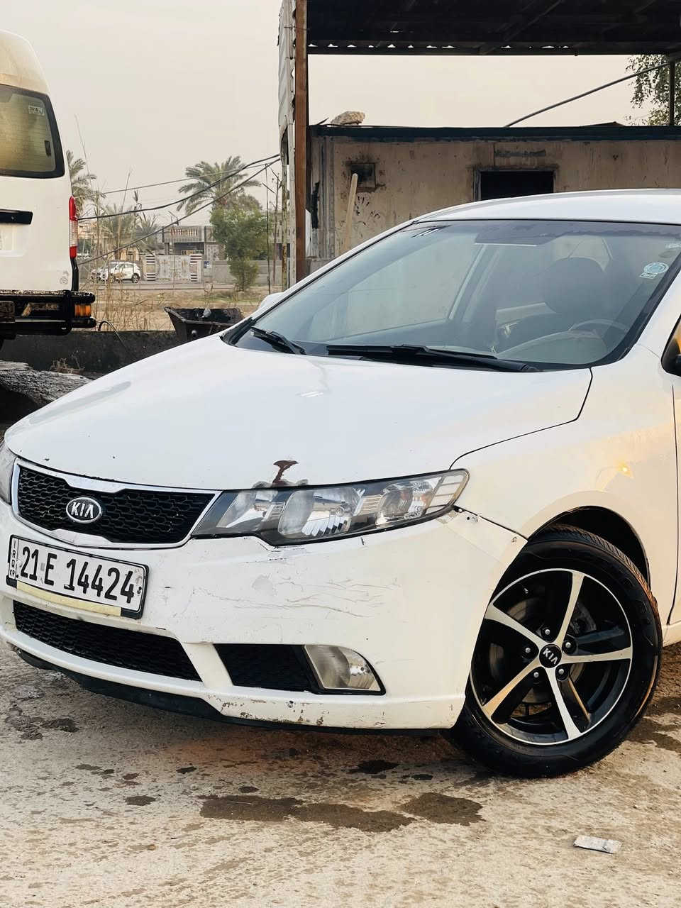 للبيع سيراتو موديل 13 خليجي فول عده الفتحه محرك 1600  رقم شمالي جديد كير ومحرك مكفولات تخم تاير تبريد شغال سونار موضح بالصور بيه جاملغ الخلفي واصله الحوض سنويه مجدده السعر 79 وبيه مجال مكاني بغداد جسر ديالى آلجديد رقم ***********
