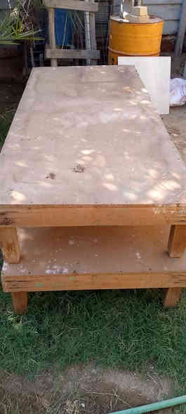 السلام عليكم شيلمان مستخدم درجه اولى عدد 4  طول الشيلمان 4.50 +چرابي خشب عدد 2للاستفسار والاتصال على الرقم ***********
