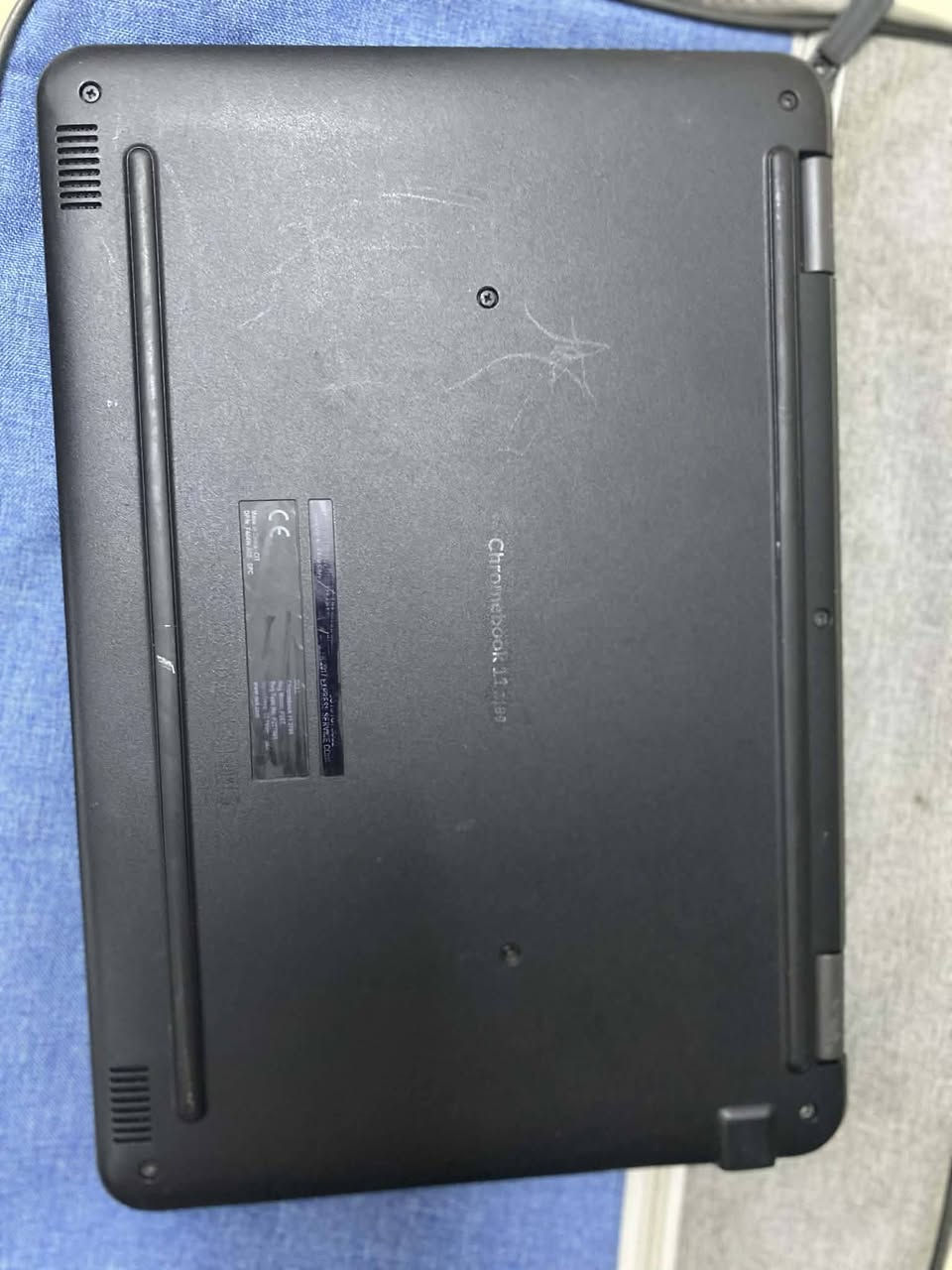 سلام عليكم اللابتوب لبيع شغال نضيف كلشي مابي المس شغال ولكيبورت شغال كامل وبي شاحنه وجنطه ماله وكارت بي الحساب ذاكره 256 سعر 175عنواني بغداد الطوبجي هاتف***********
