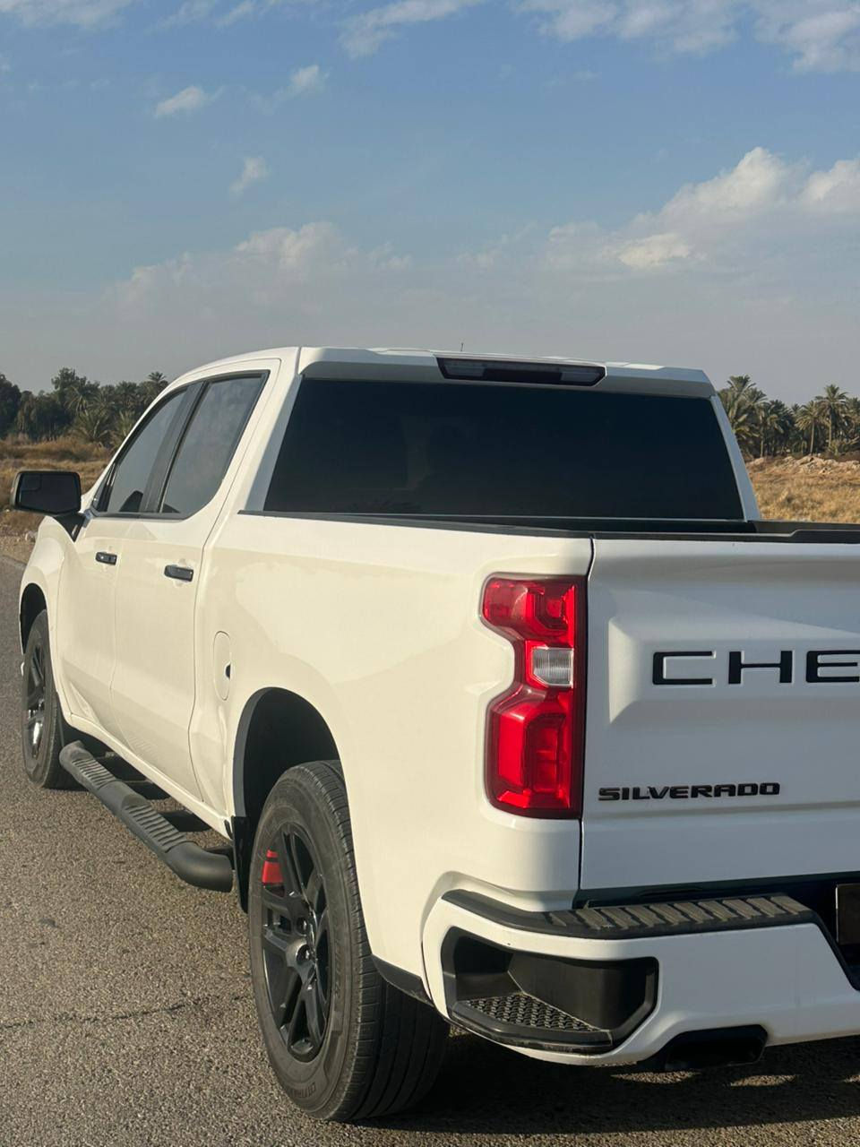 سلفادور للبيع موديل 2022 وارد امريكي بدون حادث كلين كفاله عامه
ماشيه ٩٠ حقيقي محرك ٨ استندر رقم سليمانيه مانقص برغي السعر ٢٨٠ وبيه مجال للاستفسار 
***********
