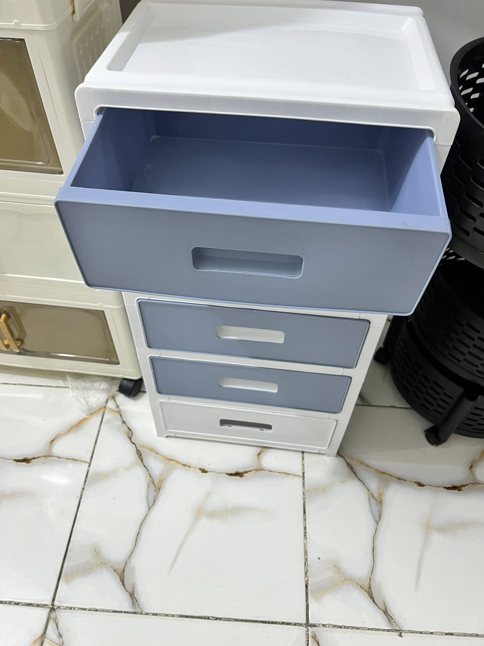 انطونه سعر بيهن وبلعافيه


**إذا كنت صاحب هذا الإعلان وتريد حذفه لأي سبب، رجاءا أرسل رسالة إلى الدعم الفني**