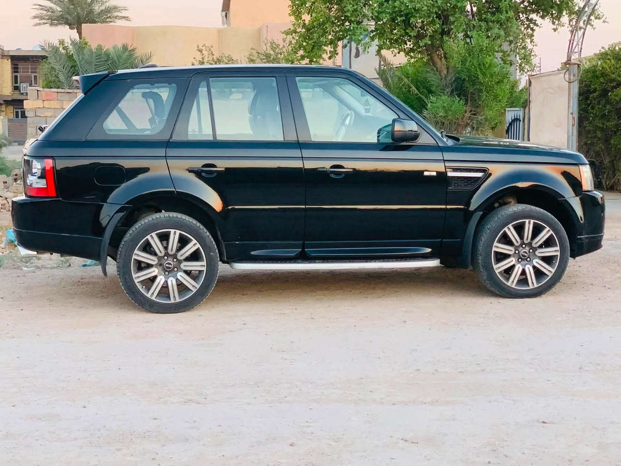 رانج روفر 2010 مكفوله بس الدعاميات فول مواصفات واحد ؏ واحد محرك العادي مغلفه نايلون تبريد ثلج كير محرك خير من الله بسمي السعر 125 الرقم ***********
