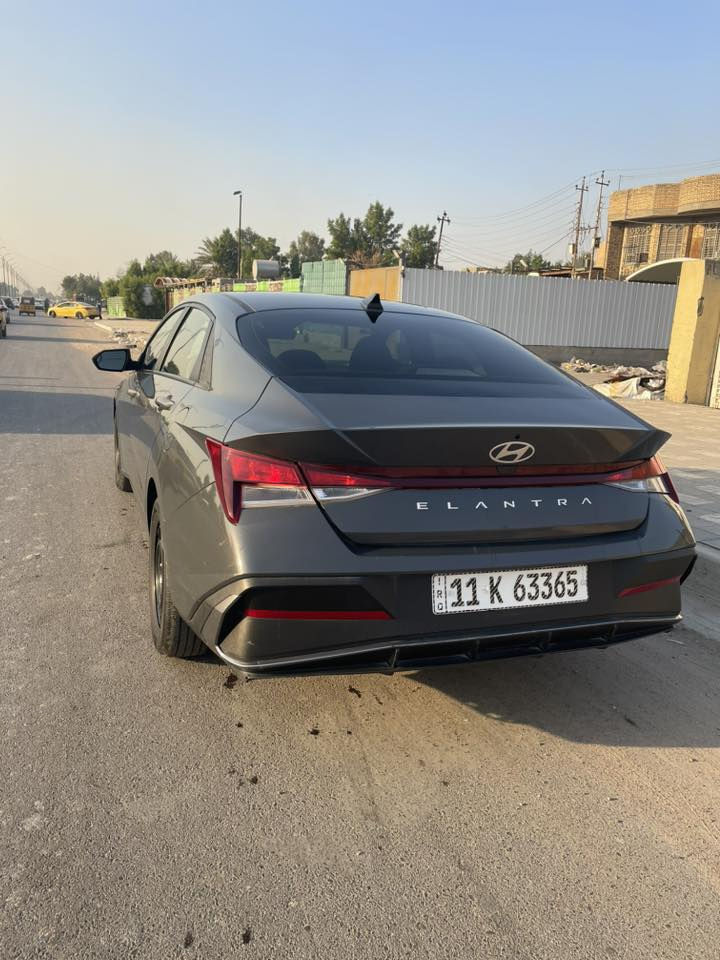 سلام عليكم
لانتره
مديل 24
صور الحادث موجودات 
سعر 140بيهه مجال
بسمي حره 
***********
