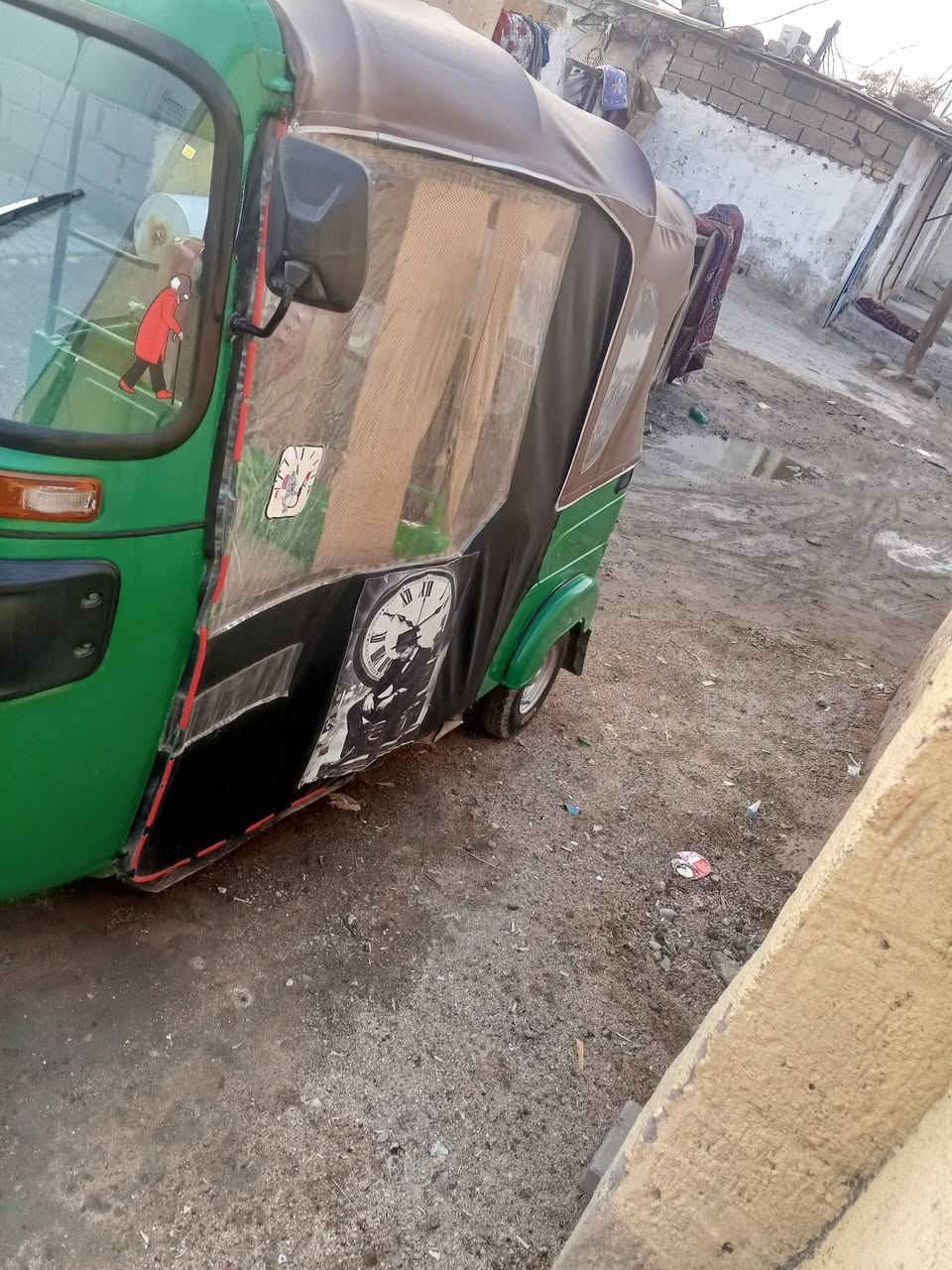 السلام عليكم تكتك مديل 21رقم وسنويه بيه ضربه قليلهه موضحه وره قليله  مكينه مجفته شركه عنوان بصره ***********مكلف بل نشر هذا رقم راعيهه
