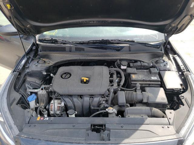 السلام عليكم كيا فورتي موديل 21  بغداد
محرك 2000 دوش 
كير AT محور 
صوره الحادث مرفق مع المنشور 
السعر 130 
***********
