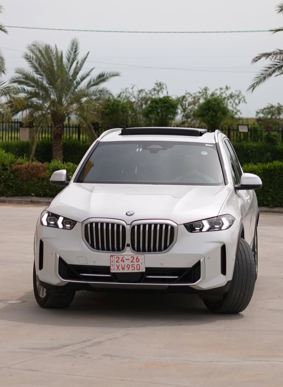 2024 BMW X5 🇩🇪 كلين تايتل كاتي دهوك
BMW X5 موديل 2024
كلين تايتل كاتي دهوك بحالة الوكالة

المواصفات

محرك 6 سلندر تيربو مع نظام هايبرد مساعد
كير اوتوماتيك 8 سرعات
دفع خلفي sDrive بثبات عالي وراحة بالقيادة

شاشتين ديجيتال كبار
عداد ديجيتال كامل
شاشة وسطية مع نفيكيشن اصلي

كامرات 360 درجة 

رادارات 360 درجة 
حساسات امامية وخلفية

مثبت سرعة ذكي
نظام المحافظة على المسار
تحذير اصطدام ويا بريك طوارئ

تشغيل بصمة دخول ذكي فتح وغلق اوتوماتيك عند الاقتراب والابتعاد عن السيارة

سقف بانوراما
كراسي جلد فخمة

تدفئة وتبريد للكراسي

تحكم كهربائي ويا ميموري

ستيرن متعدد الوظائف

شاحن لاسلكي

هاند بريك كهربائي

اوتو هولد

نظام صوت Harman Kardon الاصلي

اضاءة داخلية محيطية Ambient

باب خلفي كهربائي ويا حساس قدم

مرايات كهربائية طي

مرايات قلاب على R
ويل كب رياضية حجم  كبير

لايتات LED ويا تقنيات LCI و Laser

السيارة نظيفة جدا ومواصفاتها كاملة

للاستفسار مراسلة الخاص او الاتصال

للاطلاع على باقي السيارات والعروض Salam Fareed ونعدكم بكل جديد ومميز دائم

الـعـــــداد 47800 Mi
يوجد فيديو 📹 توضيحي للسيارة 

*********** واتساب *********** 

واتساب ***********   واتساب 0751 761 4275
