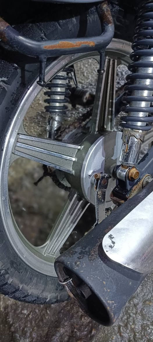 السلام عليكم
دايوان عظم سلفر موديل 21  رقم و سنوية بأسمي مداور ثاني يوم  محرك خير من الله نظافة مثل ما موضح بالصور السعر مليون و150 بيهة مجال للشراي

للاتصال  ***********
