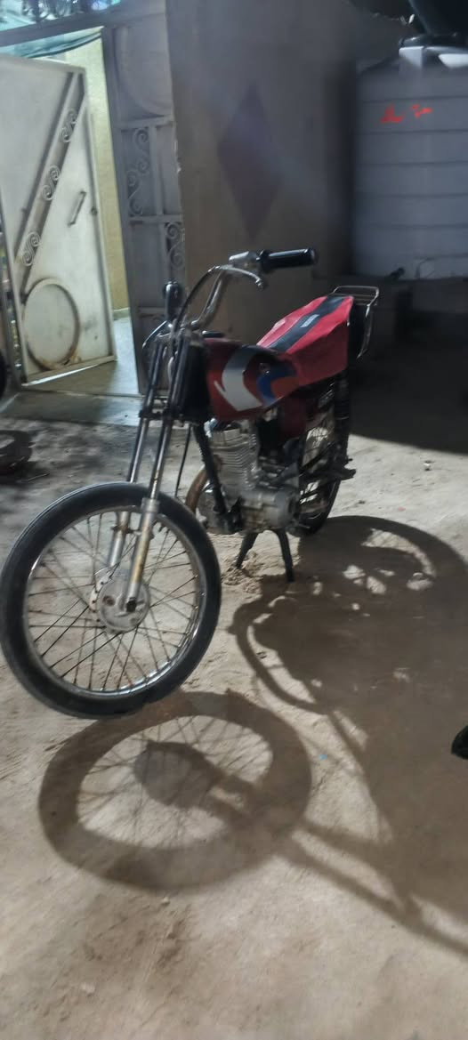 دراجه ايراني للبيع سعر 325مكينه نيرجي و دراجه كلاك مكاني جزيره فيحاء تواصل رقم هاتف:***********
