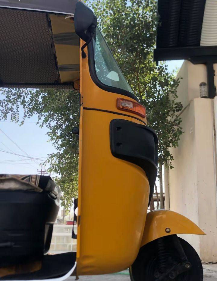 السلام عليكم تكتك للبيع موديل واحد وعشرين  رقم وسنويه بابل بيه صفحه معجون ب ٧٢٥٠وبيه مجال حك جيه
مكان بابل المسيب توصل ***********
