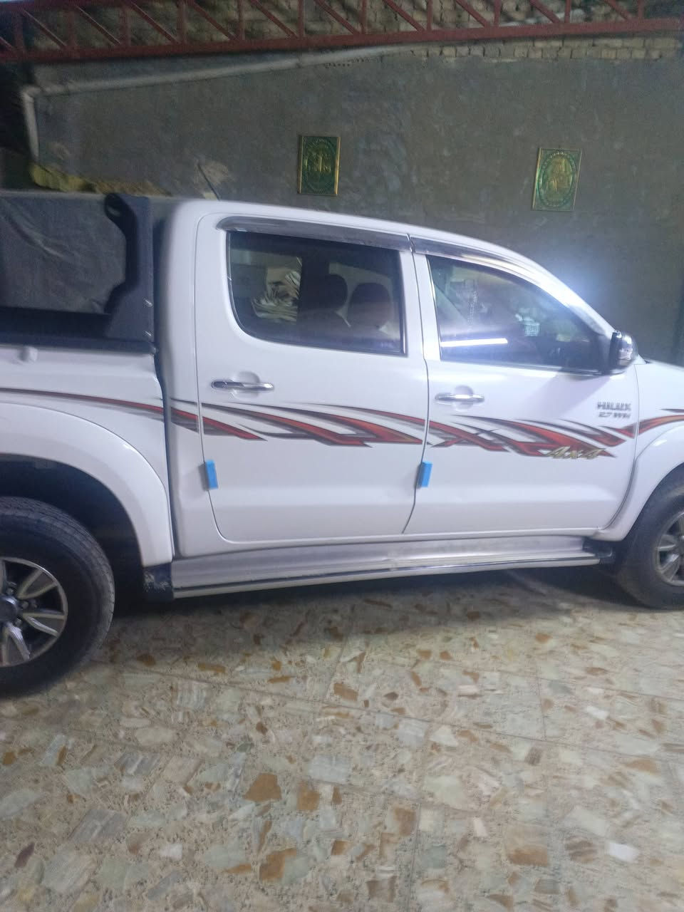 السلام عليكم سيارةهاي لوكس 
 مكفولة.  للبيع              2014 بغداد 
الاستفتار الاتصال
 ***********
